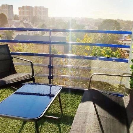 T4 Massy TGV - 80m2 avec Terrasse et bureau - proche coulée verte - idéal Pro ou Famille Exterior foto